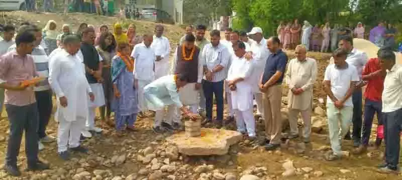 महापौर ने Panchkula में 5.6 करोड़ रुपये के विकास कार्यों का उद्घाटन किया महापौर ने Panchkula में 5.6 करोड़ रुपये के विकास कार्यों का उद्घाटन किया