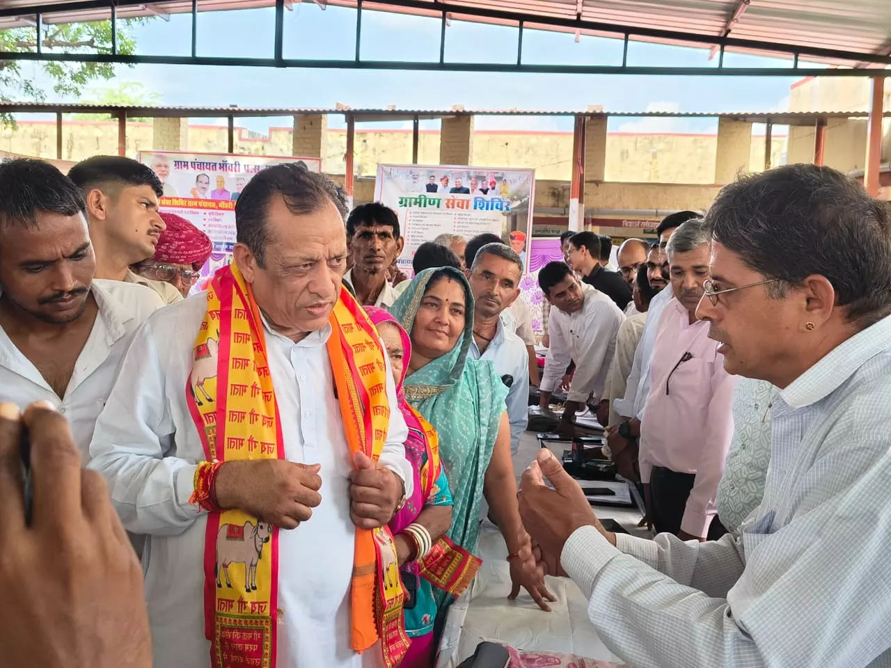Jaipur: कैबिनेट मंत्री ने पाली जिले में शिविर का किया निरीक्षण Jaipur: कैबिनेट मंत्री ने पाली जिले में शिविर का किया निरीक्षण