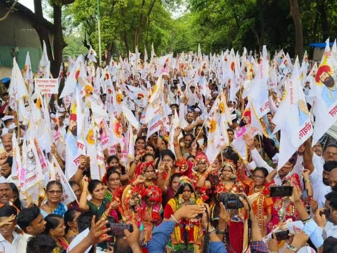 बंजारा समुदाय ने ठाणे तक मार्च निकाला, 17 अक्टूबर के लिए एल्गार चेतावनी जारी की बंजारा समुदाय ने ठाणे तक मार्च निकाला, 17 अक्टूबर के लिए एल्गार चेतावनी जारी की