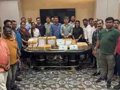 Mumbai: क्राइम ब्रांच ने चेंबूर के जुए के अड्डे पर छापा मारा Mumbai: क्राइम ब्रांच ने चेंबूर के जुए के अड्डे पर छापा मारा