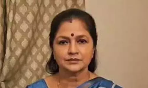 DMK को एआईएडीएमके-भाजपा गठबंधन का सता रहा डर : निर्मला पेरियासामी DMK को एआईएडीएमके-भाजपा गठबंधन का सता रहा डर : निर्मला पेरियासामी