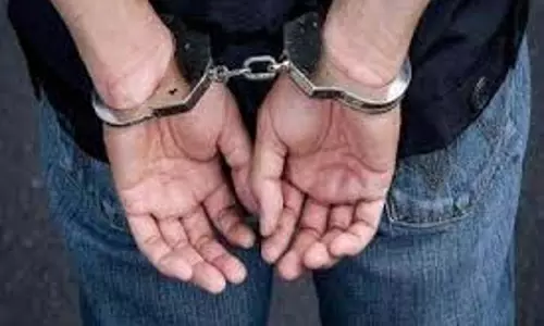 Moradabad:अवैध हथियार बनाने वाली फैक्टरी का भंडाफोड़, दो आरोपी गिरफ्तार Moradabad:अवैध हथियार बनाने वाली फैक्टरी का भंडाफोड़, दो आरोपी गिरफ्तार