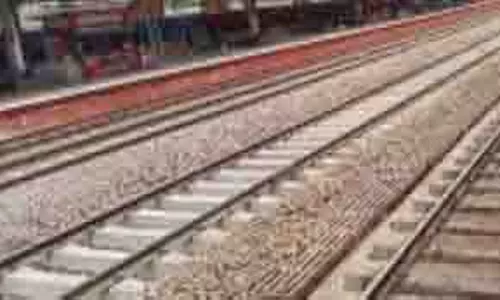 Dehradun:अमृतसर एक्सप्रेस से नीचे गिरा बालक, गंभीर रूप से घायल Dehradun:अमृतसर एक्सप्रेस से नीचे गिरा बालक, गंभीर रूप से घायल