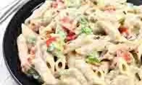 White Sauce Pasta Recipe: स्वादिष्ट और क्रीमी व्हाइट सॉस पास्ता कैसे बनाएं