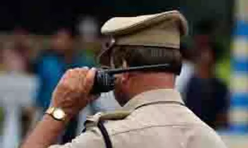 UP News: अपराधियों पर पुलिस की ताबड़तोड़ कार्रवाई