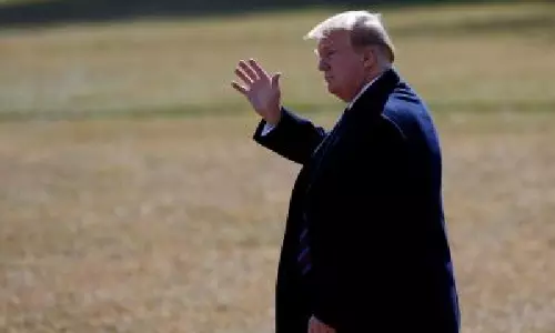 Trump ने गाजा के सभी बंधकों को रिहा करने के हमास के वादे की सराहना की Trump ने गाजा के सभी बंधकों को रिहा करने के हमास के वादे की सराहना की