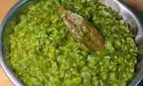 Palak Khichdi Recipe: मिनटों में तैयार करें ये स्वादिष्ट पालक खिचड़ी Palak Khichdi Recipe: मिनटों में तैयार करें ये स्वादिष्ट पालक खिचड़ी
