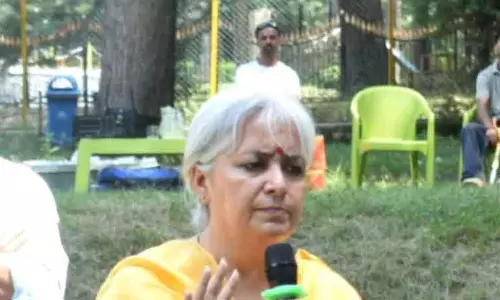 बांदीपोरा में अपशिष्ट प्रबंधन के मुद्दों की समीक्षा की गई