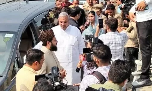 Gaajipur: सपा नेताओं की बरेली यात्रा में अड़चन Gaajipur: सपा नेताओं की बरेली यात्रा में अड़चन