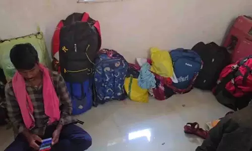 Odisha: श्रम तस्करी रैकेट का भंडाफोड़, 55 लोग बचाए गए Odisha: श्रम तस्करी रैकेट का भंडाफोड़, 55 लोग बचाए गए