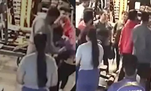 Bengaluru: संदेश भेजने पर महिला ग्राहक के परिवार ने ट्रेनर को पीटा Bengaluru: संदेश भेजने पर महिला ग्राहक के परिवार ने ट्रेनर को पीटा