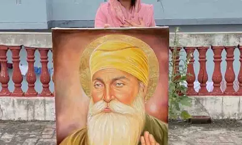 Jalandhar: युवा कलाकार शीना को पोर्ट्रेट और 3डी रंगोली के लिए वैश्विक पहचान मिली Jalandhar: युवा कलाकार शीना को पोर्ट्रेट और 3डी रंगोली के लिए वैश्विक पहचान मिली