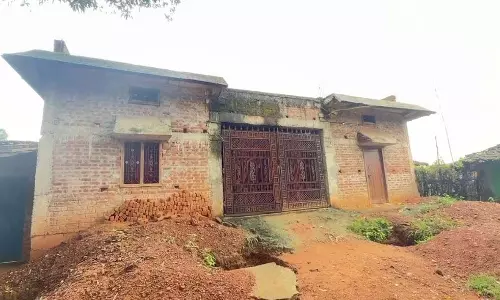 CG BREAKING: कुख्यात गांजा तस्कर रोहित यादव की 50 लाख से अधिक की संपत्ति फ्रीज CG BREAKING: कुख्यात गांजा तस्कर रोहित यादव की 50 लाख से अधिक की संपत्ति फ्रीज