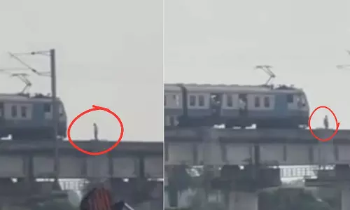 MP : नशे में धुत व्यक्ति ने बालाघाट रेलवे पुल पर यात्री ट्रेन रोकी MP : नशे में धुत व्यक्ति ने बालाघाट रेलवे पुल पर यात्री ट्रेन रोकी