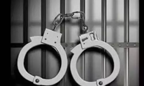 15 लाख रुपये मूल्य की MDMA के साथ चार गिरफ्तार 15 लाख रुपये मूल्य की MDMA के साथ चार गिरफ्तार