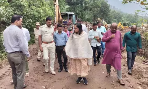 Odisha : गजपति जिले में राहत अभियान जारी Odisha : गजपति जिले में राहत अभियान जारी