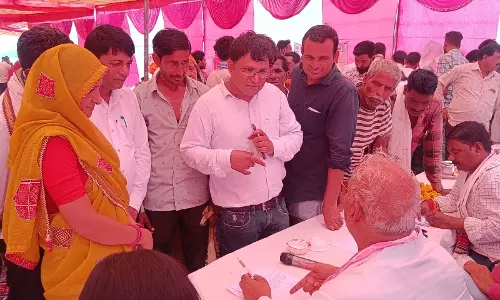 Jaipur: ग्रामीण सेवा शिविर में प्रशासन ने सुनी समस्याएं, कार्रवाई के निर्देश