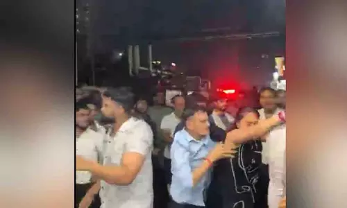 Greater Noida: विवाद के बीच महिला पर सुरक्षा गार्डों ने किया हिंसक हमला
