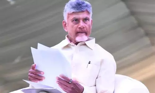 विधायकों को नियंत्रित करना आपकी जिम्मेदारी है: CM Chandrababu विधायकों को नियंत्रित करना आपकी जिम्मेदारी है: CM Chandrababu