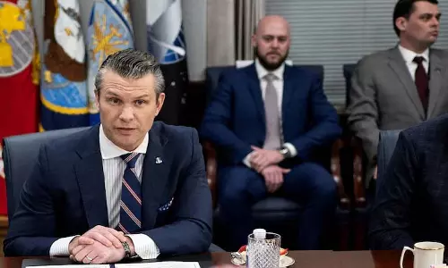 रक्षा सचिव Hegseth ने नौसेना प्रमुख जॉन हैरिसन को बर्खास्त किया रक्षा सचिव Hegseth ने नौसेना प्रमुख जॉन हैरिसन को बर्खास्त किया