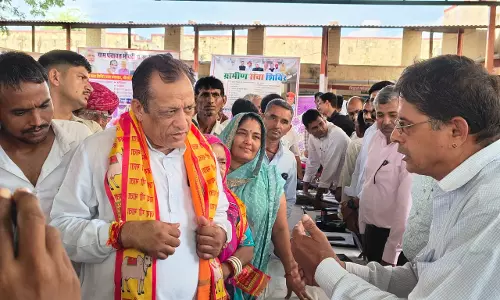 Jaipur: कैबिनेट मंत्री ने पाली जिले में शिविर का किया निरीक्षण