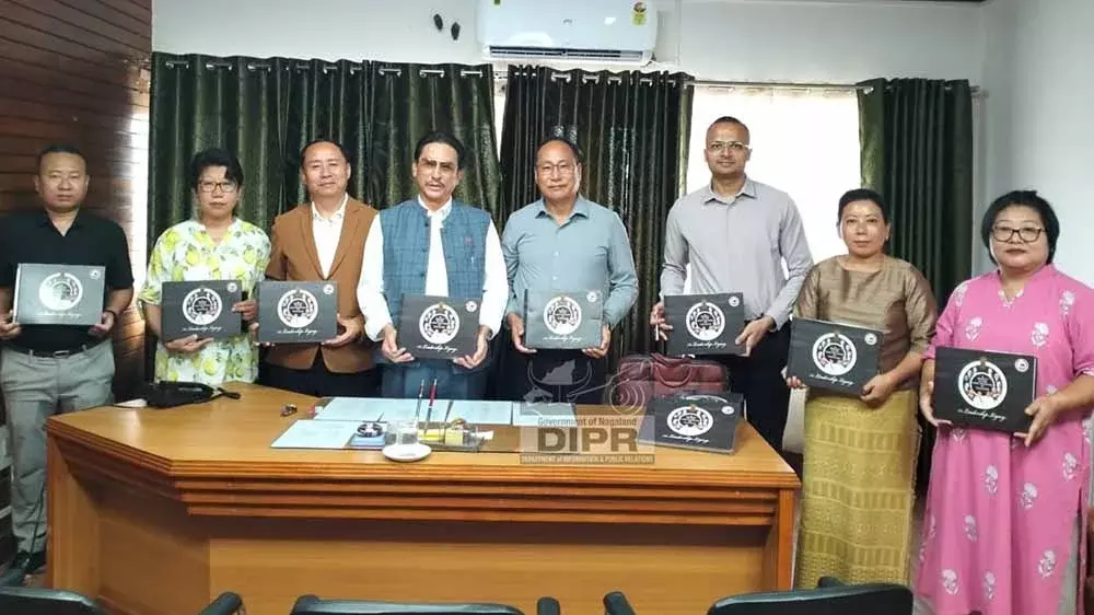 Nagaland : केजी केन्ये ने मुख्यमंत्रियों की रूपरेखा पर पुस्तक का विमोचन किया Nagaland : केजी केन्ये ने मुख्यमंत्रियों की रूपरेखा पर पुस्तक का विमोचन किया