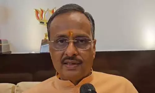 यूपी : बरेली हिंसा पर दिनेश शर्मा का तंज, आग में घी डालने का काम कर रही विपक्ष यूपी : बरेली हिंसा पर दिनेश शर्मा का तंज, आग में घी डालने का काम कर रही विपक्ष
