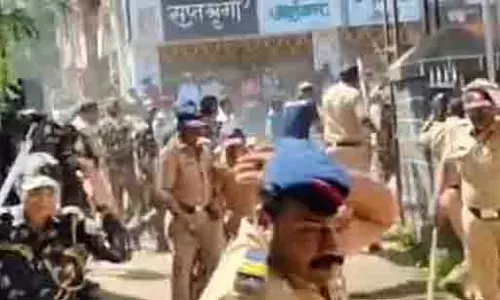युवक के लापता होने पर आदिवासी समुदाय में आक्रोश, कलवान थाने पर पथराव