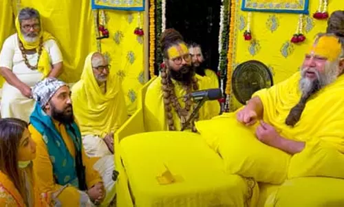 वृंदावन: संत प्रेमानंद महाराज की सेहत में गिरावट, सुबह की पदयात्रा अनिश्चितकाल के लिए स्थगित वृंदावन: संत प्रेमानंद महाराज की सेहत में गिरावट, सुबह की पदयात्रा अनिश्चितकाल के लिए स्थगित