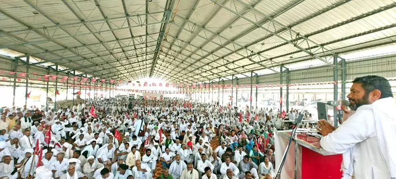 राज्य स्तरीय बैठक में किसानों ने कर्जमाफी और MSP के लिए कानूनी गारंटी की मांग की राज्य स्तरीय बैठक में किसानों ने कर्जमाफी और MSP के लिए कानूनी गारंटी की मांग की