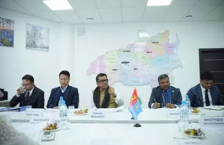 रूसी उद्यमियों से मिले मंत्री पबित्रा मार्गेरिटा, कपड़ा फैक्ट्री में काम कर रहे भारतीयों से की मुलाकात रूसी उद्यमियों से मिले मंत्री पबित्रा मार्गेरिटा, कपड़ा फैक्ट्री में काम कर रहे भारतीयों से की मुलाकात