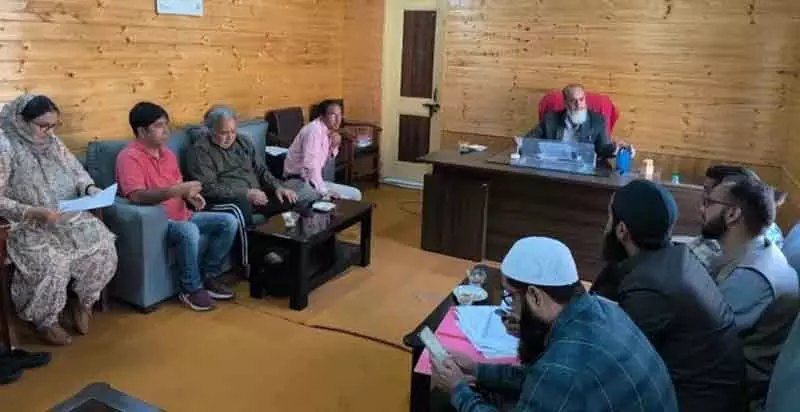 भेड़पालन निदेशक कश्मीर ने दाचीगाम भेड़ प्रजनन फार्म स्थानांतरण की समीक्षा की भेड़पालन निदेशक कश्मीर ने दाचीगाम भेड़ प्रजनन फार्म स्थानांतरण की समीक्षा की