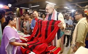 स्वदेशी अभियानों से 2030 तक घरेलू वस्त्रों की मांग 250 अरब डॉलर तक पहुंचने का अनुमान : केंद्र स्वदेशी अभियानों से 2030 तक घरेलू वस्त्रों की मांग 250 अरब डॉलर तक पहुंचने का अनुमान : केंद्र
