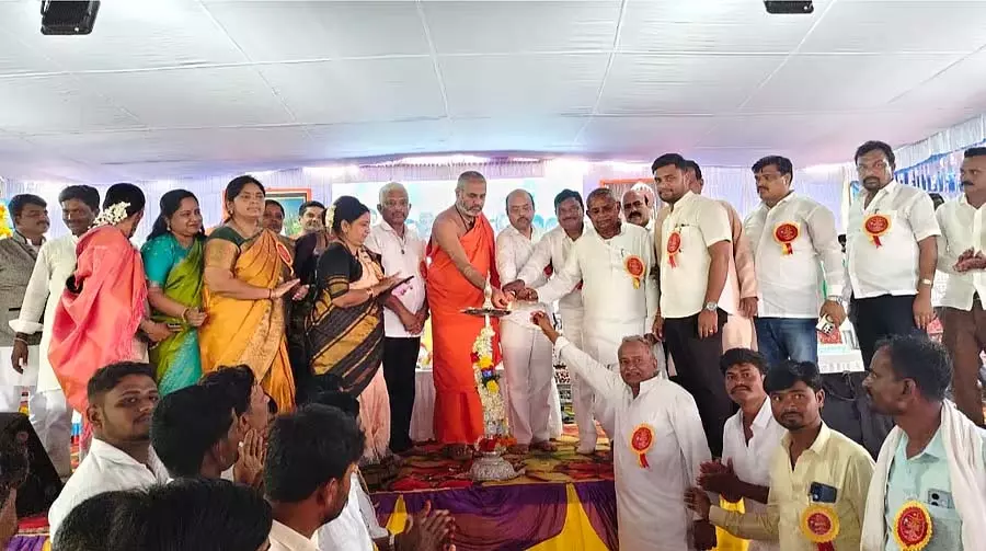 भाजपा की गारंटी योजना नकल है: Dr. Yatindra Siddaramaiah भाजपा की गारंटी योजना नकल है: Dr. Yatindra Siddaramaiah
