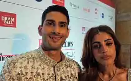 प्रिया के साथ रैंप पर चलना मेरे लिए गर्व की बात – प्रतीक का बयान प्रिया के साथ रैंप पर चलना मेरे लिए गर्व की बात – प्रतीक का बयान