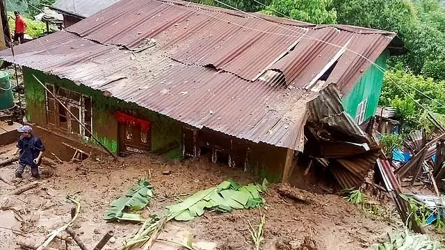 दार्जिलिंग में भूस्खलन: 7 लोगों की मौत, कई लापता प्रधानमंत्री मोदी ने शोक व्यक्त किया दार्जिलिंग में भूस्खलन: 7 लोगों की मौत, कई लापता प्रधानमंत्री मोदी ने शोक व्यक्त किया