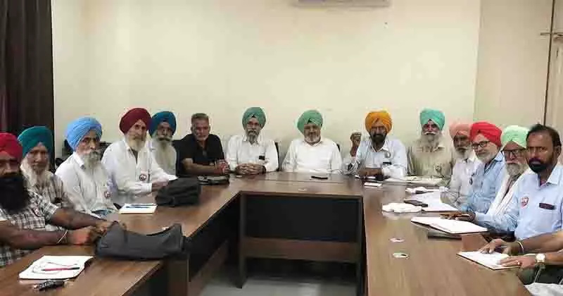 Punjab सभा ने बाढ़ पीड़ितों को आवश्यक सहायता देने के लिए 8 अक्टूबर के आंदोलन का समर्थन किया Punjab सभा ने बाढ़ पीड़ितों को आवश्यक सहायता देने के लिए 8 अक्टूबर के आंदोलन का समर्थन किया