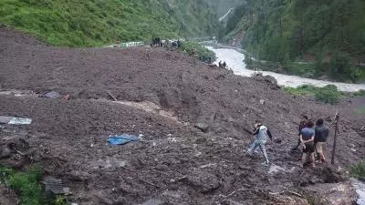 नेपाल में बरसा कुदरत का कहर, भारी बारिश के बाद भूस्खलन में 14 लोगों की मौत नेपाल में बरसा कुदरत का कहर, भारी बारिश के बाद भूस्खलन में 14 लोगों की मौत
