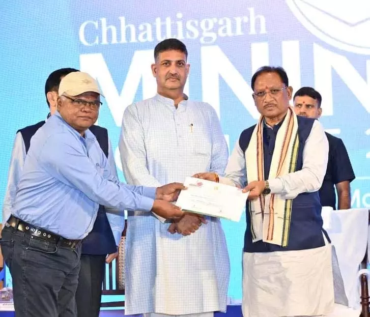 वैज्ञानिक पद्धति और नवाचारी खनन के माध्यम से विकास और पारदर्शिता की नई कहानी लिख रहा है छत्तीसगढ़ : CM साय वैज्ञानिक पद्धति और नवाचारी खनन के माध्यम से विकास और पारदर्शिता की नई कहानी लिख रहा है छत्तीसगढ़ : CM साय