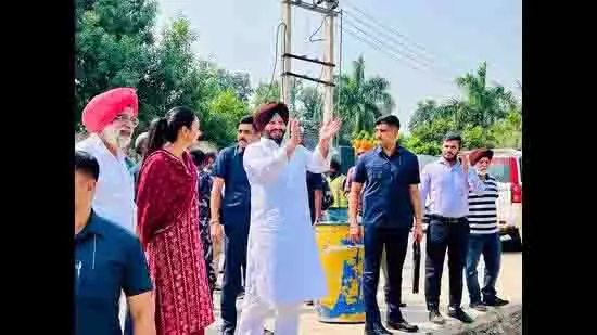 Ludhiana: मंत्री ने राजमार्ग अंडरपास पर तेजी से काम करने का आह्वान किया Ludhiana: मंत्री ने राजमार्ग अंडरपास पर तेजी से काम करने का आह्वान किया