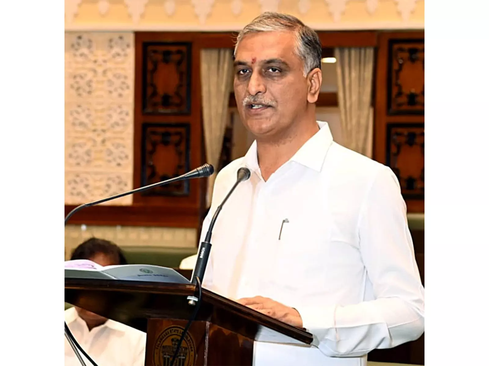 बीआरएस के हरीश राव ने तेलंगाना CM को लिखा पत्र, पीजी मेडिकल में 85% स्थानीय कोटा सुनिश्चित करने की मांग बीआरएस के हरीश राव ने तेलंगाना CM को लिखा पत्र, पीजी मेडिकल में 85% स्थानीय कोटा सुनिश्चित करने की मांग