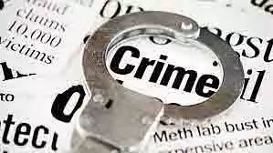 पीड़िता के पति ने पुलिस अधिकारी को पीटा, बलात्कार मामले में बढ़ी सनसनी पीड़िता के पति ने पुलिस अधिकारी को पीटा, बलात्कार मामले में बढ़ी सनसनी