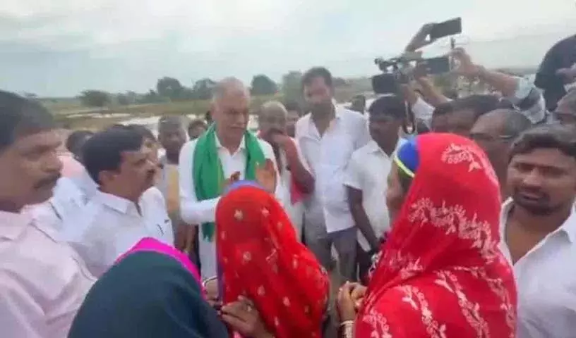 प्रति एकड़ 25 हजार रुपये मुआवजा दिया जाना चाहिए: Harish Rao प्रति एकड़ 25 हजार रुपये मुआवजा दिया जाना चाहिए: Harish Rao