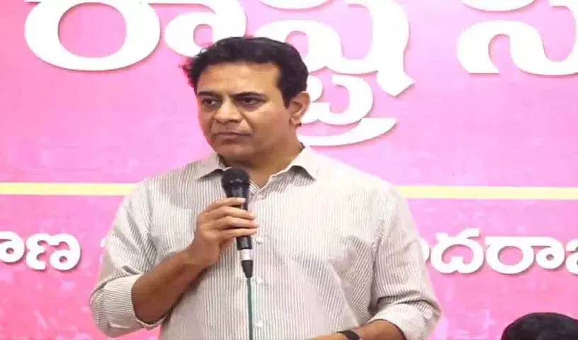 मुफ्त बस योजना से आरटीसी दिवालिया हो गई: KTR मुफ्त बस योजना से आरटीसी दिवालिया हो गई: KTR