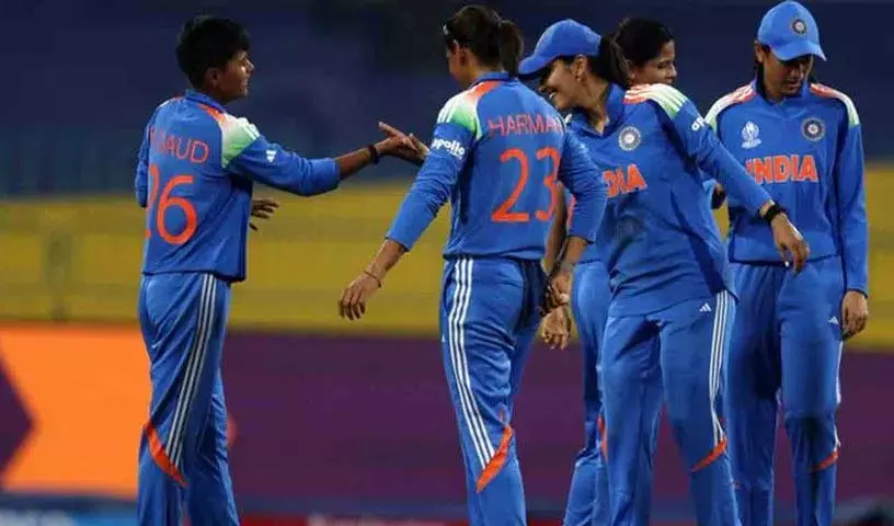 Power play में दो विकेट.. सारा भार मध्यक्रम पर..! Power play में दो विकेट.. सारा भार मध्यक्रम पर..!
