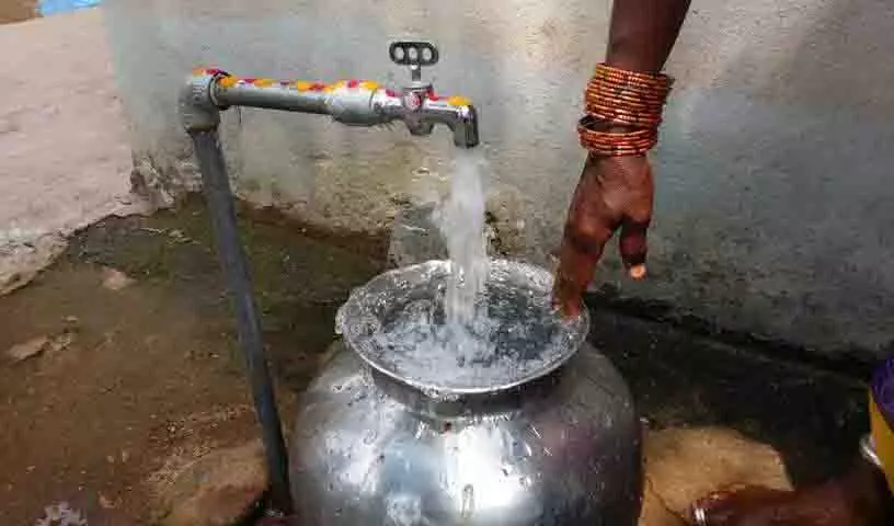 Adilabad में मीटर खराब, पानी की खपत का कोई हिसाब नहीं Adilabad में मीटर खराब, पानी की खपत का कोई हिसाब नहीं