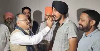 Amritsar के युवक को कई दिनों की यातना के बाद ईरान से बचाया गया Amritsar के युवक को कई दिनों की यातना के बाद ईरान से बचाया गया