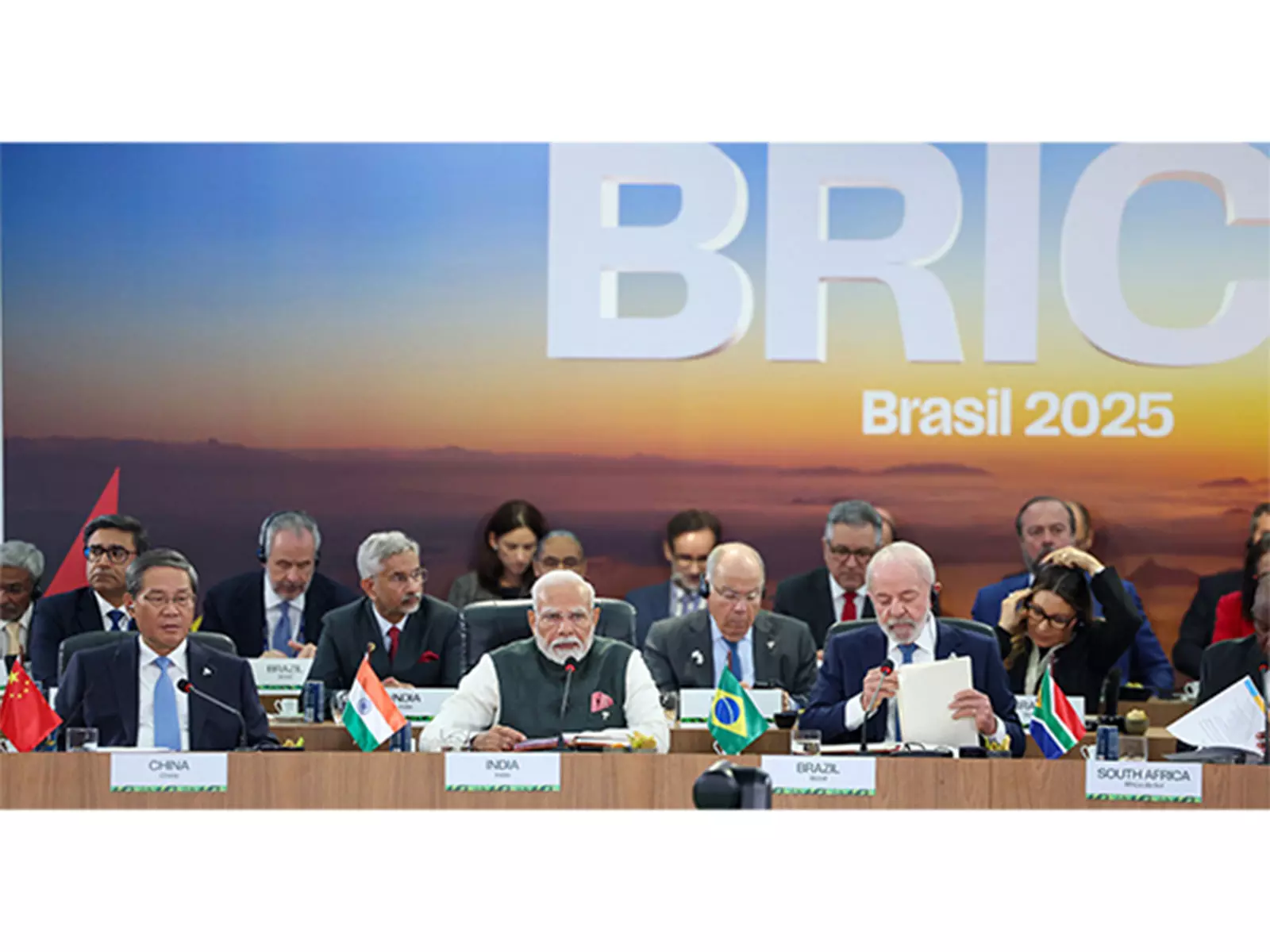 भारत ने RI सम्मेलन में 2026 BRICS अध्यक्षता के लिए मार्ग निर्धारित किया भारत ने RI सम्मेलन में 2026 BRICS अध्यक्षता के लिए मार्ग निर्धारित किया