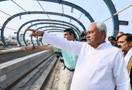 अब पटना में चलेगी मेट्रो, सीएम नीतीश सोमवार को दिखाएंगे हरी झंडी अब पटना में चलेगी मेट्रो, सीएम नीतीश सोमवार को दिखाएंगे हरी झंडी