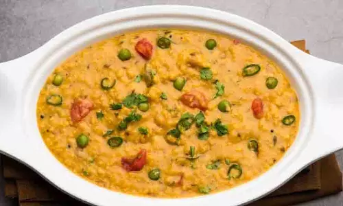 Kathiyawadi Masala Khichdi :स्वादिष्ट व्यंजन और पचाने में आसान Kathiyawadi Masala Khichdi :स्वादिष्ट व्यंजन और पचाने में आसान